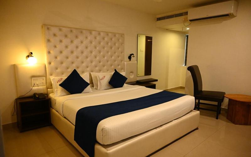 Hotel V Pride Comfort Визакхапатнам Екстериор снимка