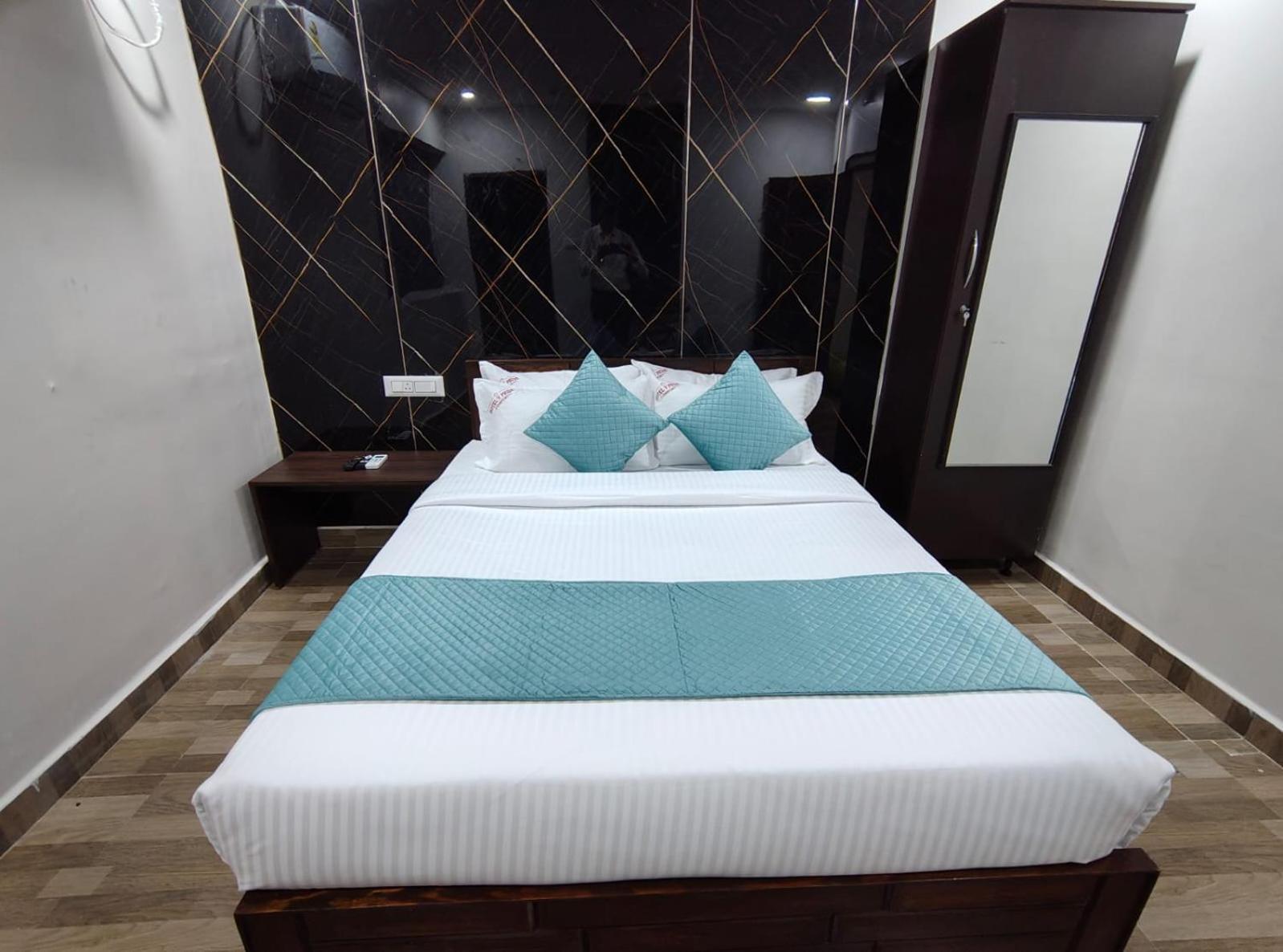 Hotel V Pride Comfort Визакхапатнам Екстериор снимка